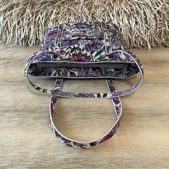 New VERA BRADLEY Lavender Meadows 2019 Iconic Medium Vera Tote Bag Gray Floral - Picture 11 of 16
